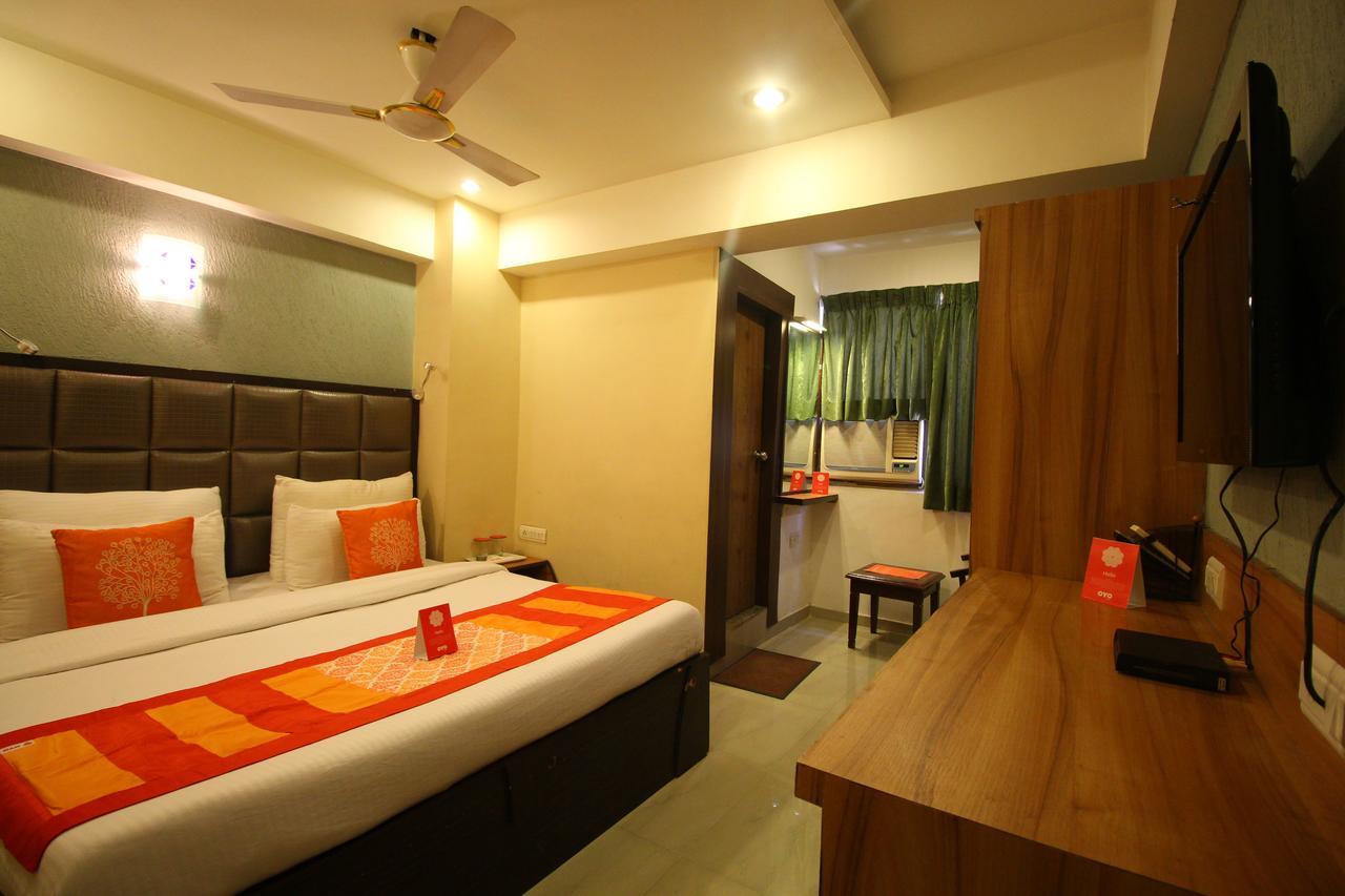 Oyo 8786 Hotel Maan Residency 阿穆达巴 外观 照片