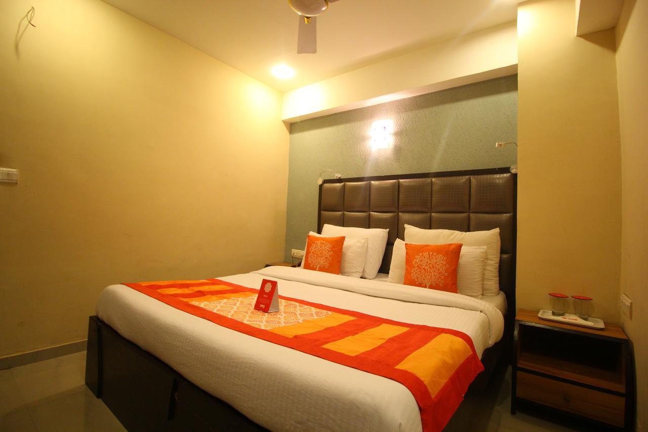Oyo 8786 Hotel Maan Residency 阿穆达巴 外观 照片