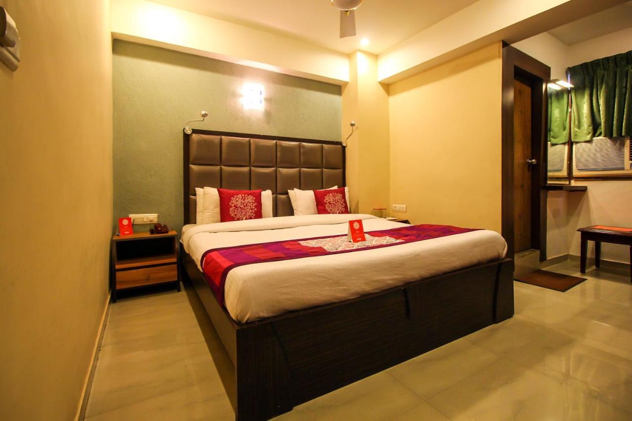 Oyo 8786 Hotel Maan Residency 阿穆达巴 外观 照片