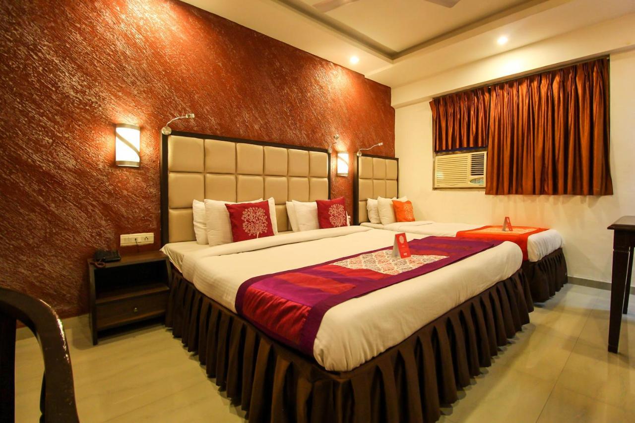 Oyo 8786 Hotel Maan Residency 阿穆达巴 外观 照片